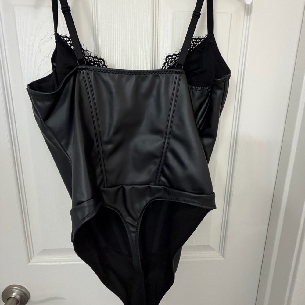 GUC Popilush Shapewear Faux Leather Hourglass Cutout Corset Bodysuit XXL - Picture 7 of 8